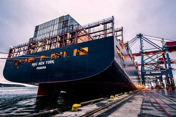 nave001 ship001